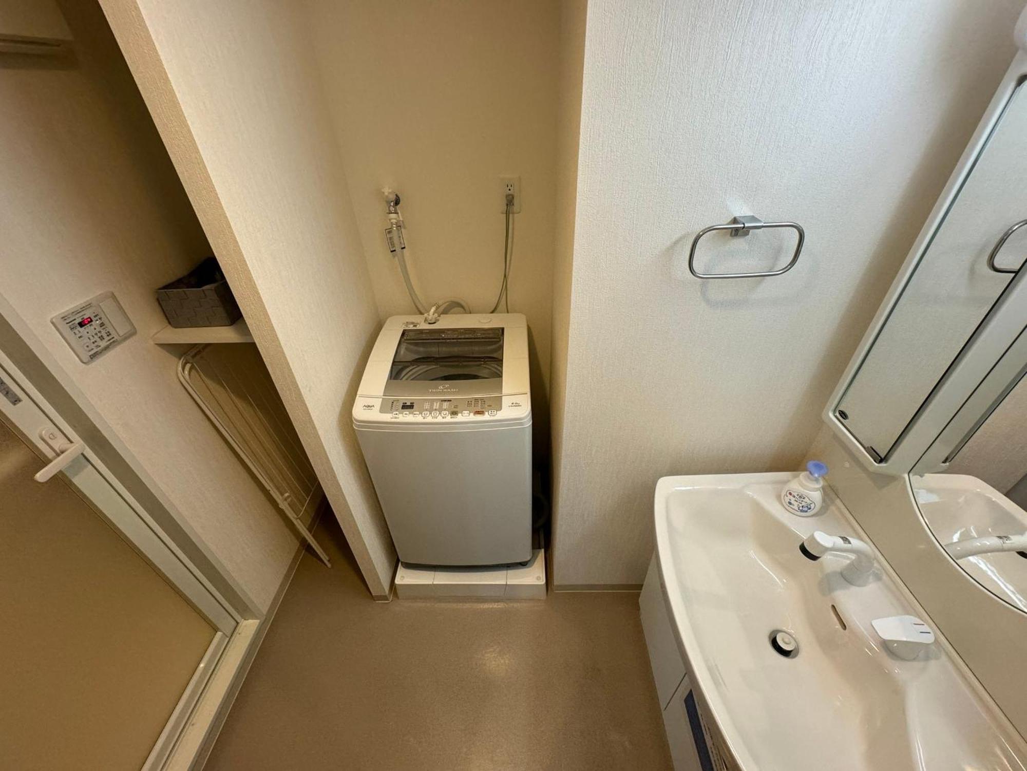Color Tsuruhashi Apartment Осака Екстериор снимка