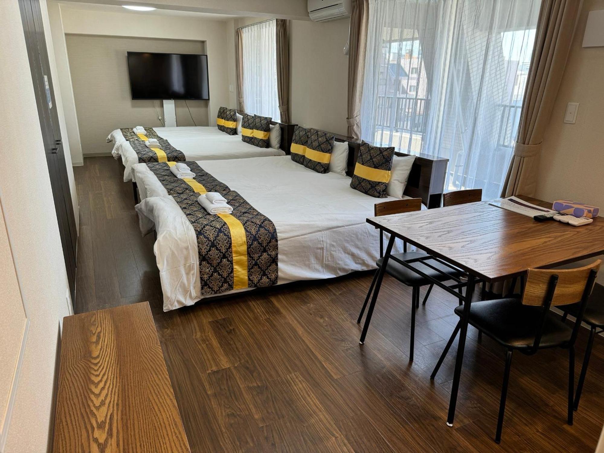 Color Tsuruhashi Apartment Осака Екстериор снимка